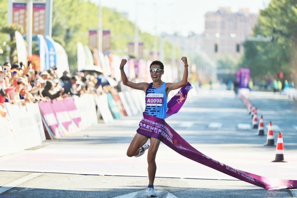 黏玉米, 冷面等美食, entit